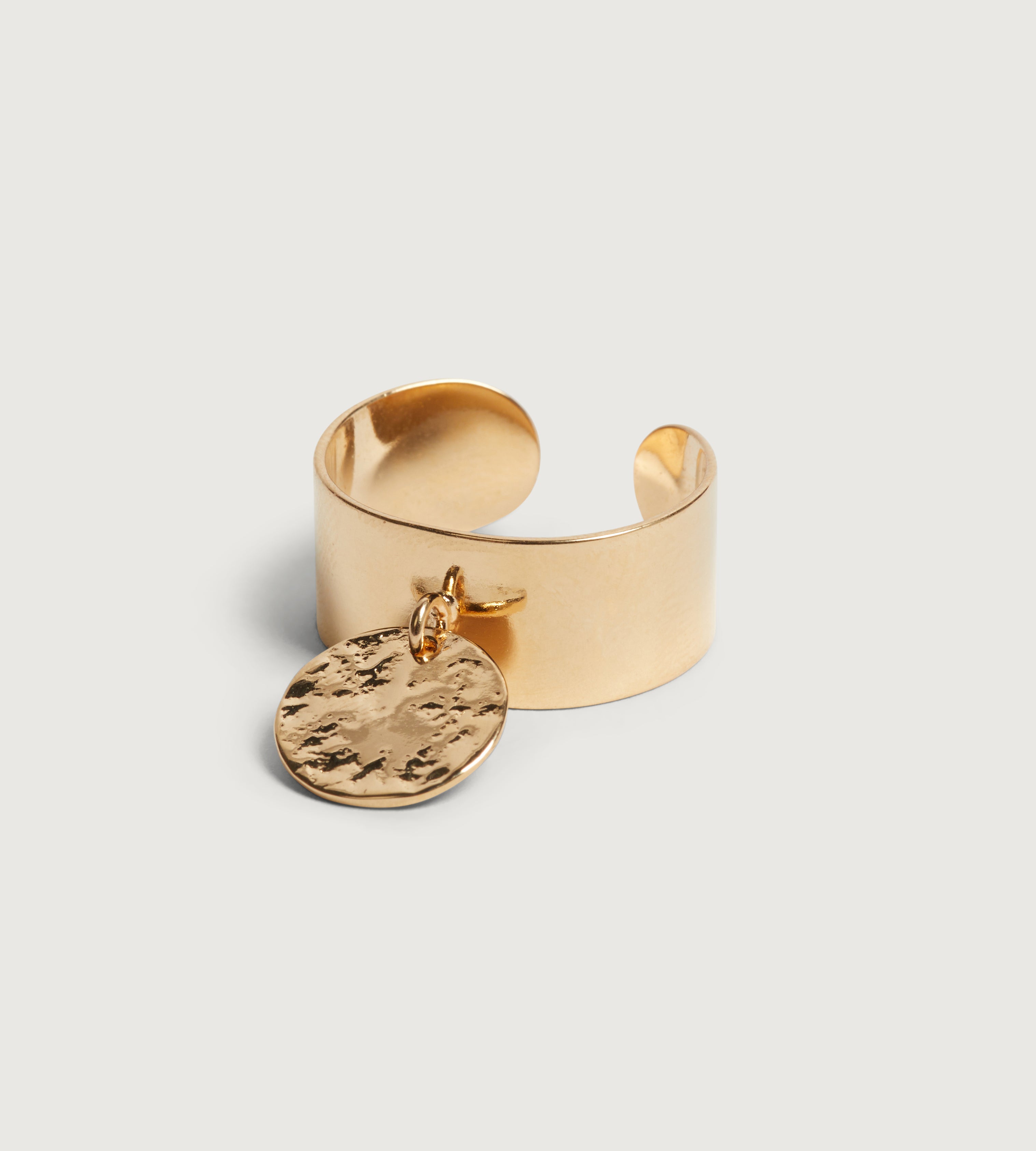 Nusae Ring