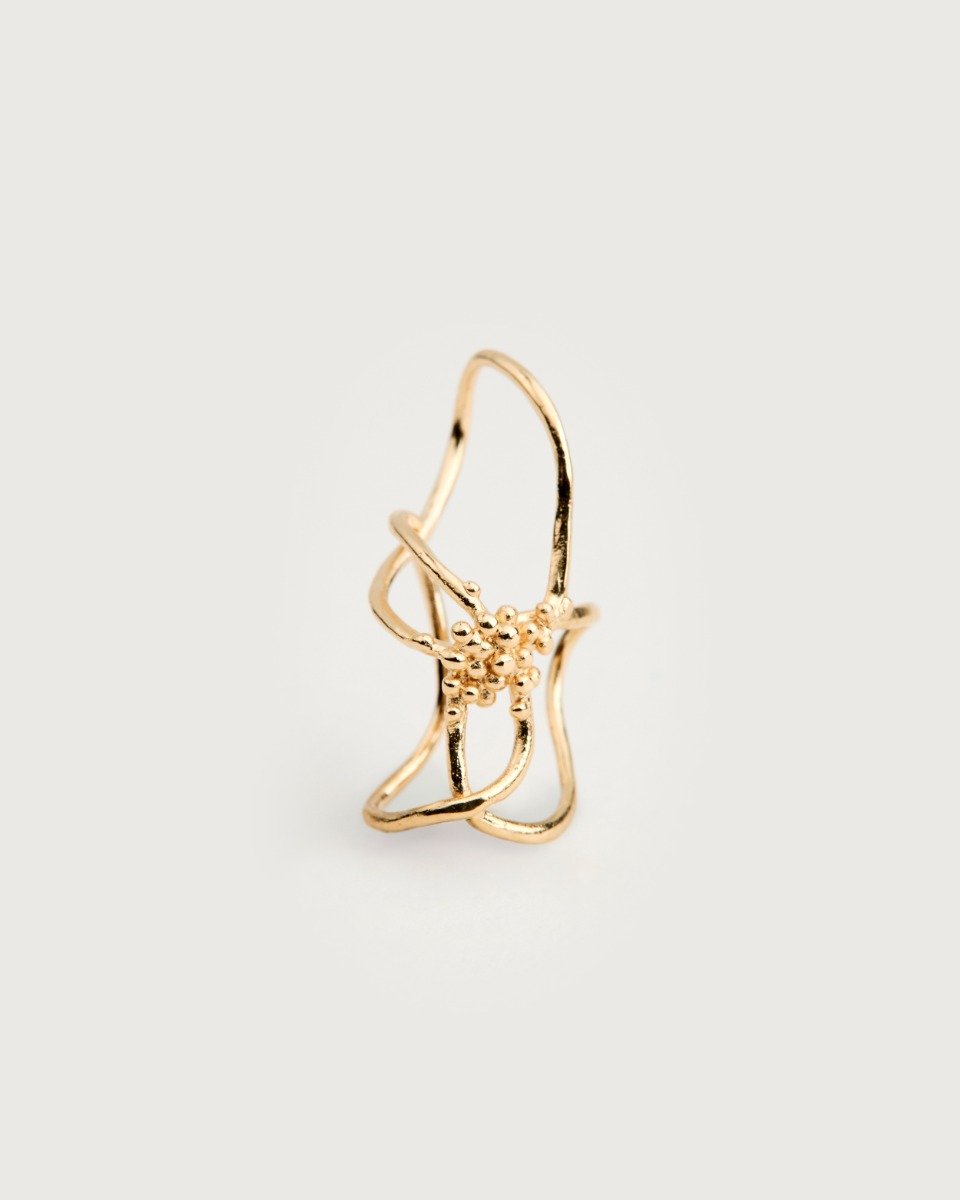 Camelia Earcuff